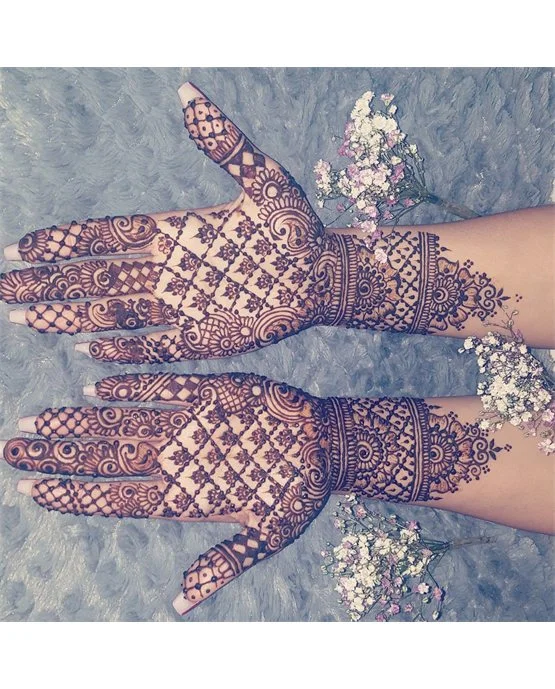 Modern Sketch With Scallop Covering Front Hand Mehndi Design
